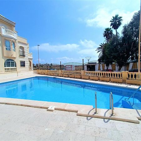 Amazing Penthouse On The Beach, Sea Views, Wifi, Airconditioning And Parking Torrevieja Exterior foto